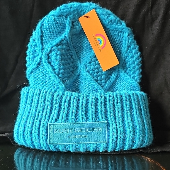 Kurt GeigerWomen's Blue Metallic Cable Knit Beanie NWT - Picture 1 of 7